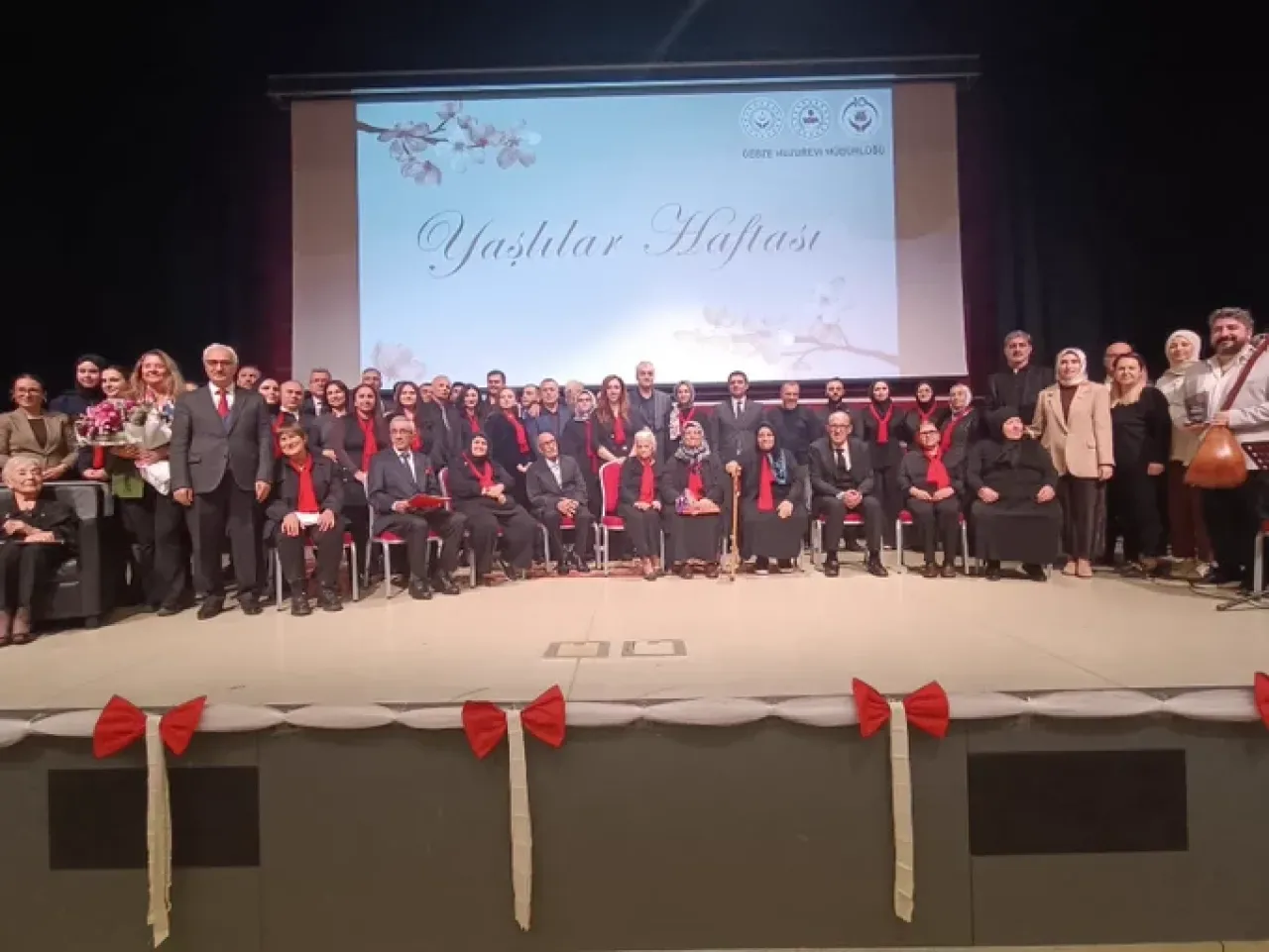 Gebze'de Yaşlılara Saygı Haftası'nda Anlamlı Buluşma Gebze'de Yaşlılara Saygı Haftası'nda Anlamlı Buluşma