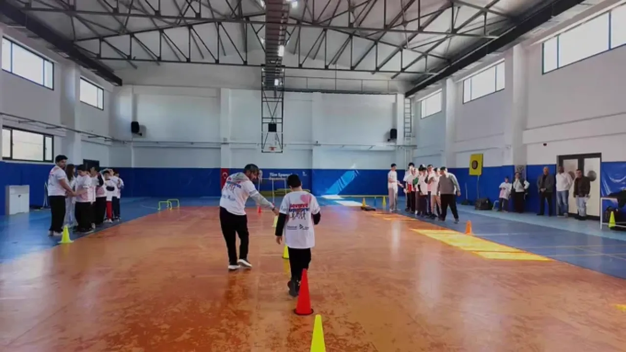Ali Demirçalı Yüreğir'de Engelleri Sanat ve Sporla Aşma Projesi Başlattı Ali Demirçalı Yüreğir'de Engelleri Sanat ve Sporla Aşma Projesi Başlattı