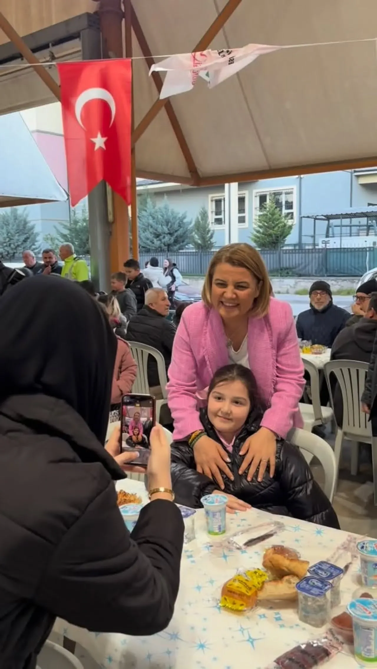 İzmit Belediye Başkanı Fatma Kaplan Hürriyet, Ramazan Bereketini Vatandaşlarla Paylaştı İzmit Belediye Başkanı Fatma Kaplan Hürriyet, Ramazan Bereketini Vatandaşlarla Paylaştı