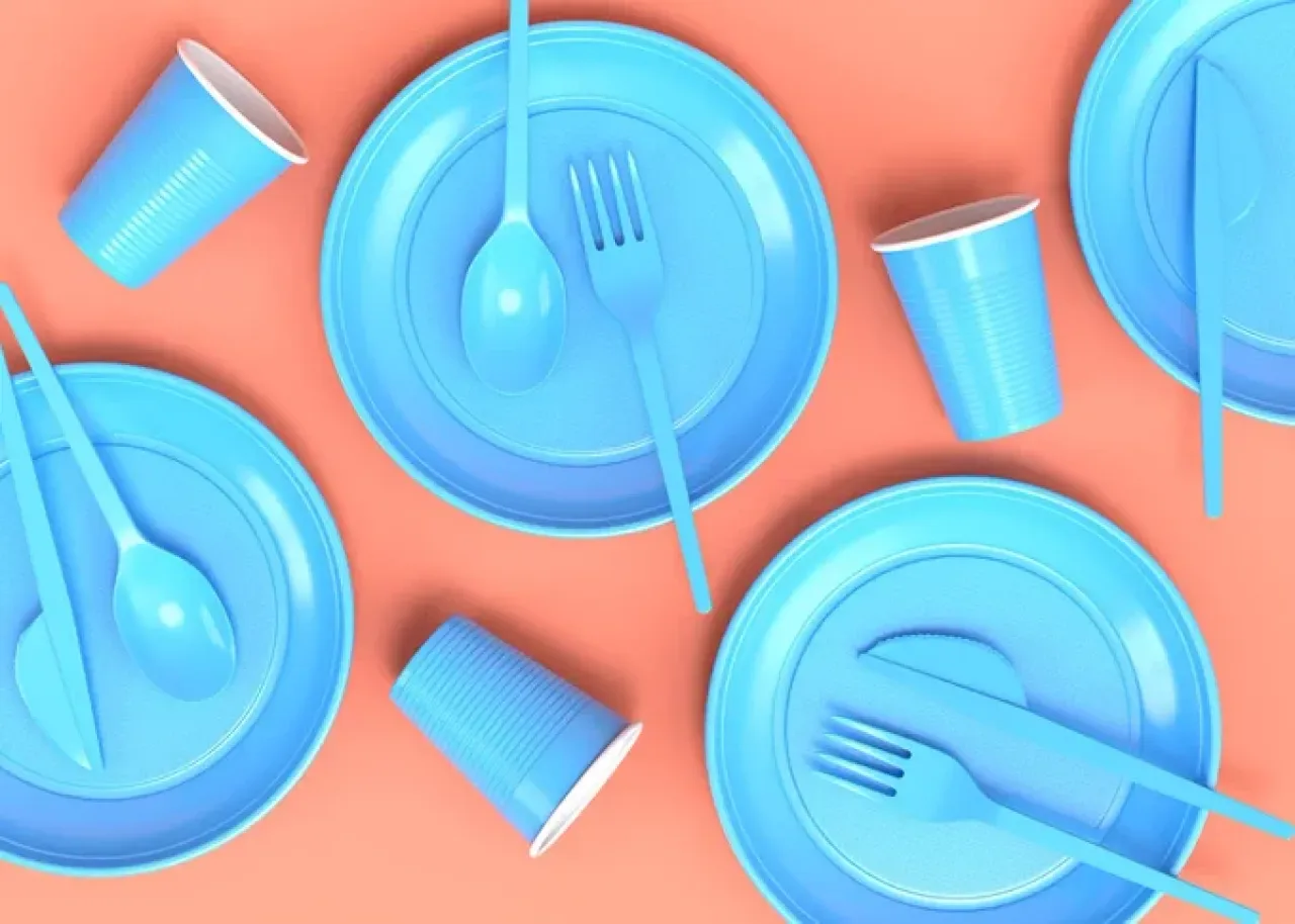 Türkiye'de Plastik Çatal-Bıçak Dönemi Bitiyor: İşte Yeni Düzenlemenin Detayları Türkiye'de Plastik Çatal-Bıçak Dönemi Bitiyor: İşte Yeni Düzenlemenin Detayları