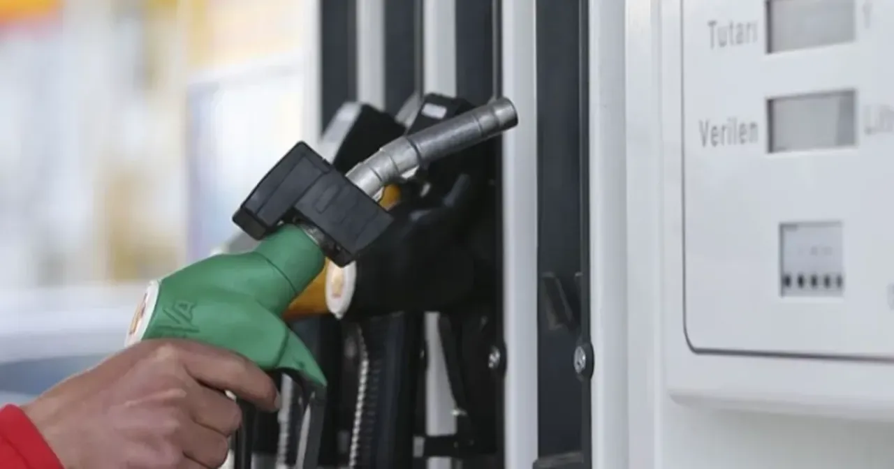 Benzine 80 Kuruşluk Zam Geldi: Akaryakıt Fiyatları Yükseliyor Benzine 80 Kuruşluk Zam Geldi: Akaryakıt Fiyatları Yükseliyor