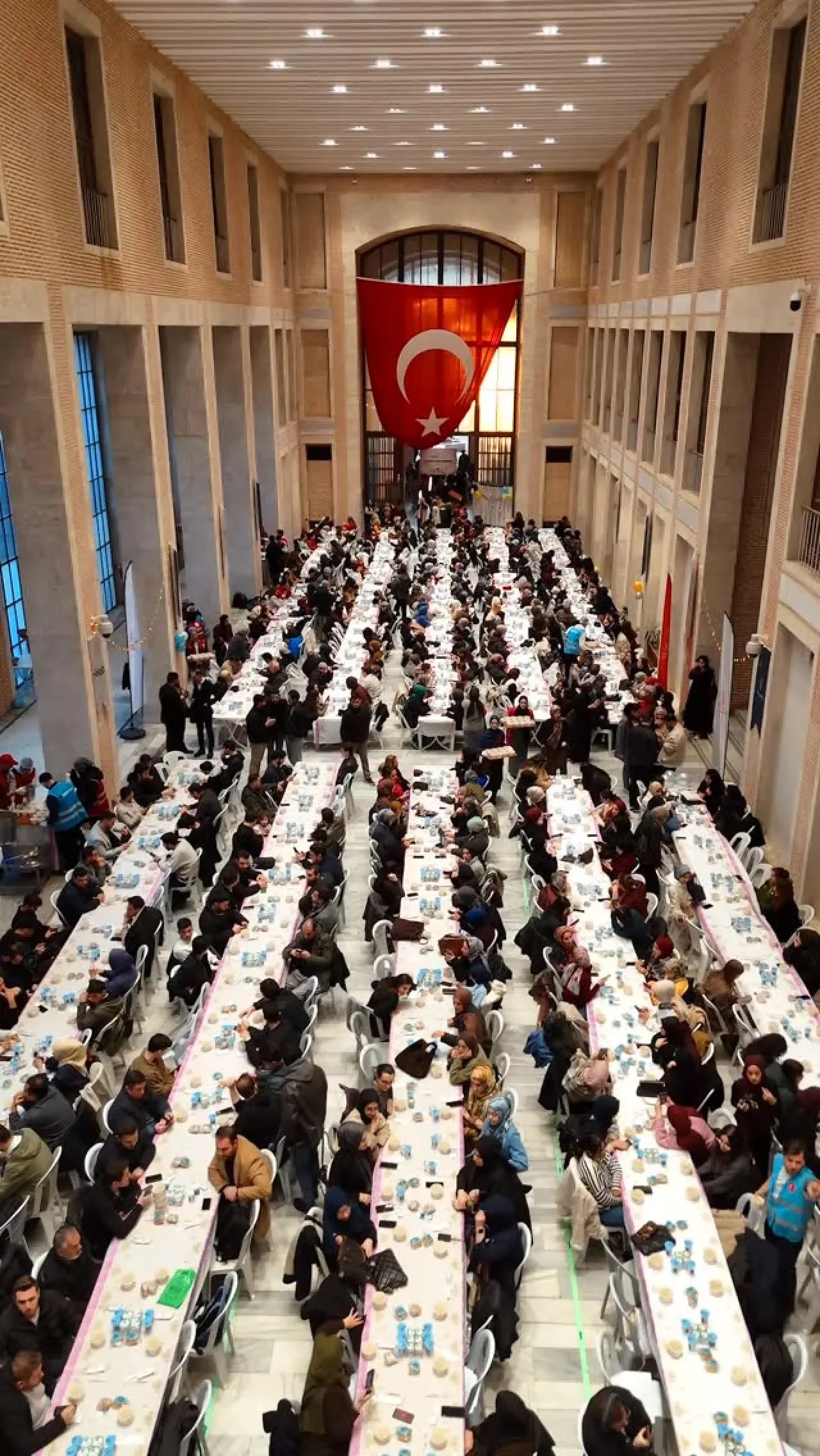 İstanbul Üniversitesi'nde Ramazan Ruhu Şeref Holü'nde Canlandı İstanbul Üniversitesi'nde Ramazan Ruhu Şeref Holü'nde Canlandı