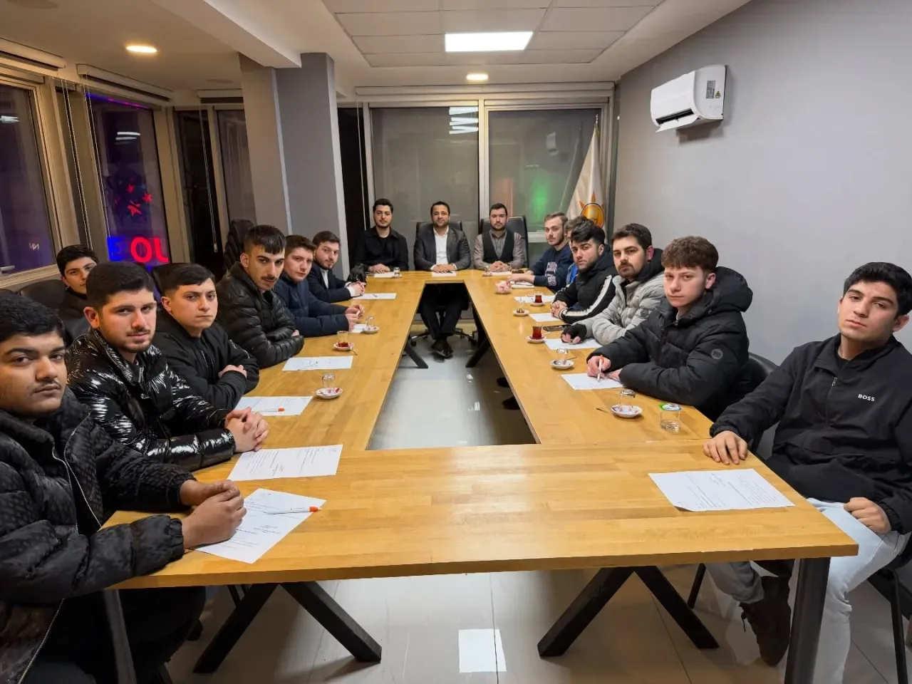 AK Parti Genç Güngören'den Mahalle Başkanları İstişaresi AK Parti Genç Güngören'den Mahalle Başkanları İstişaresi
