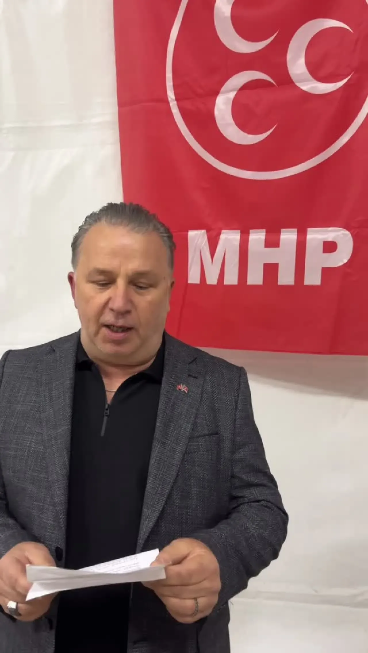MHP Maltepe'den Şair Vahap Şahinoğlu'na Anlamlı Teşekkür MHP Maltepe'den Şair Vahap Şahinoğlu'na Anlamlı Teşekkür