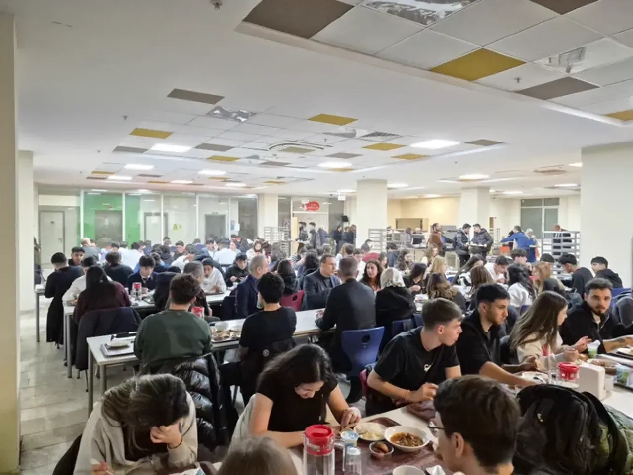 Büyükçekmece'de Lise Öğrencileri İftarda Buluştu Büyükçekmece'de Lise Öğrencileri İftarda Buluştu