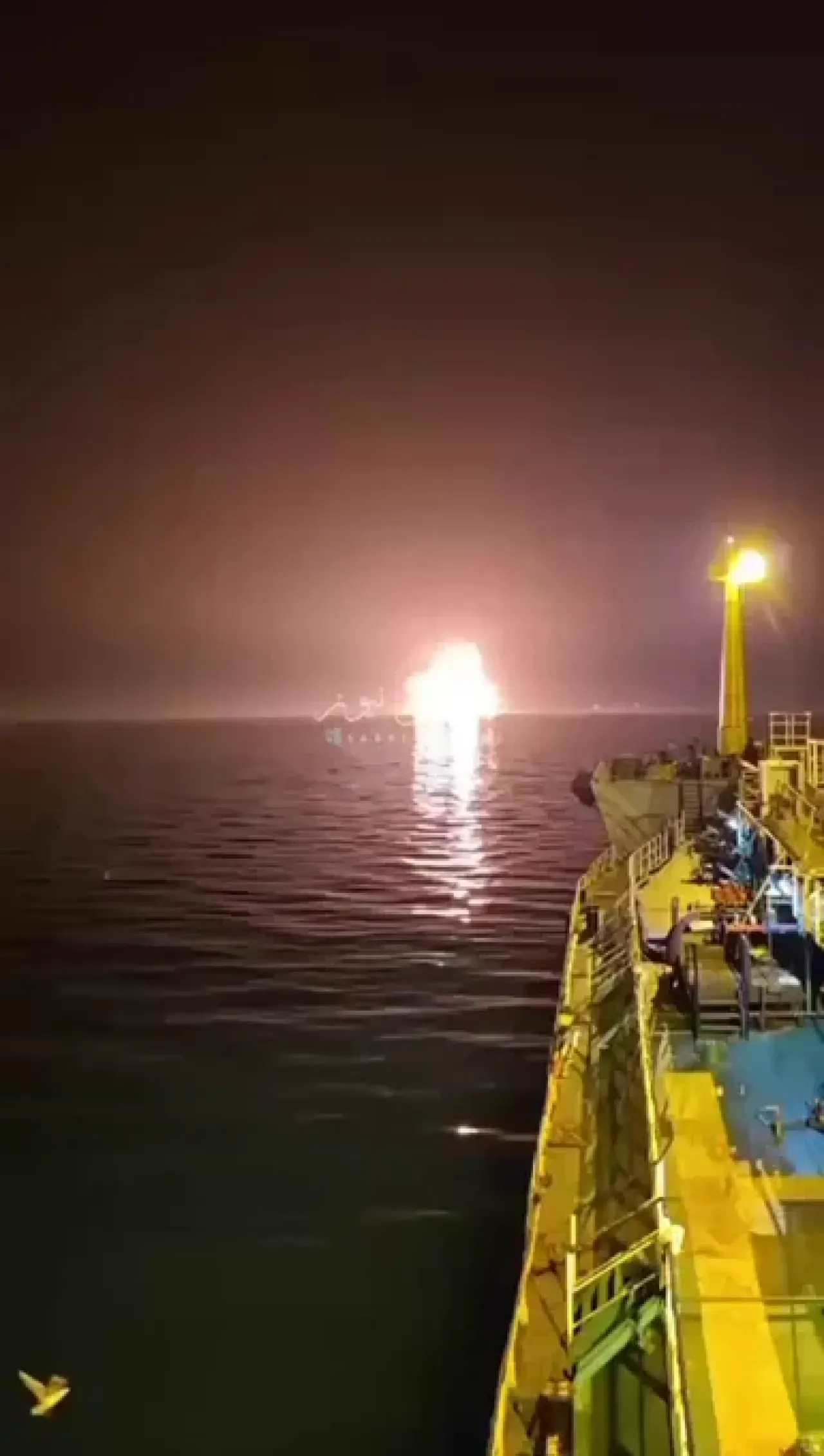 Petrol Tankeri Alev Alevler İçinde Kaldı: Facianın Boyutları Araştırılıyor Petrol Tankeri Alev Alevler İçinde Kaldı: Facianın Boyutları Araştırılıyor