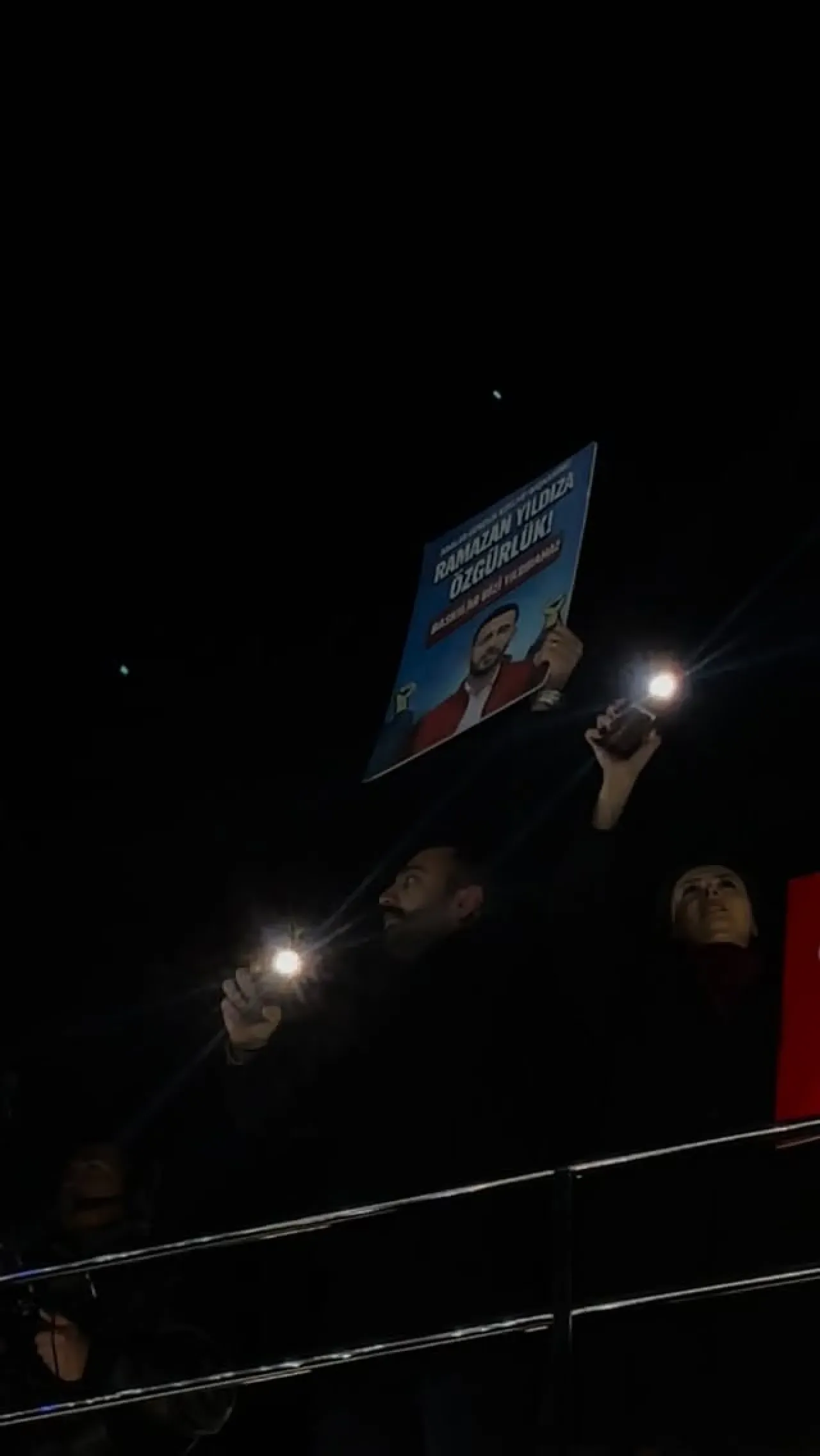 CHP Adalar Gençlik Kolları "Gençlik Teslim Olmaz" Dedi CHP Adalar Gençlik Kolları "Gençlik Teslim Olmaz" Dedi