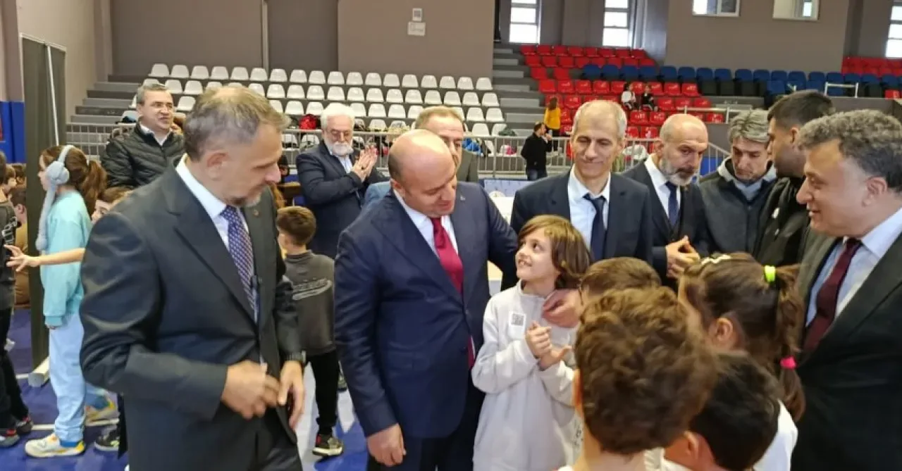 Bayrampaşa'da Yetenek Taramaları Başladı: Geleceğin Şampiyonları Keşfediliyor Bayrampaşa'da Yetenek Taramaları Başladı: Geleceğin Şampiyonları Keşfediliyor