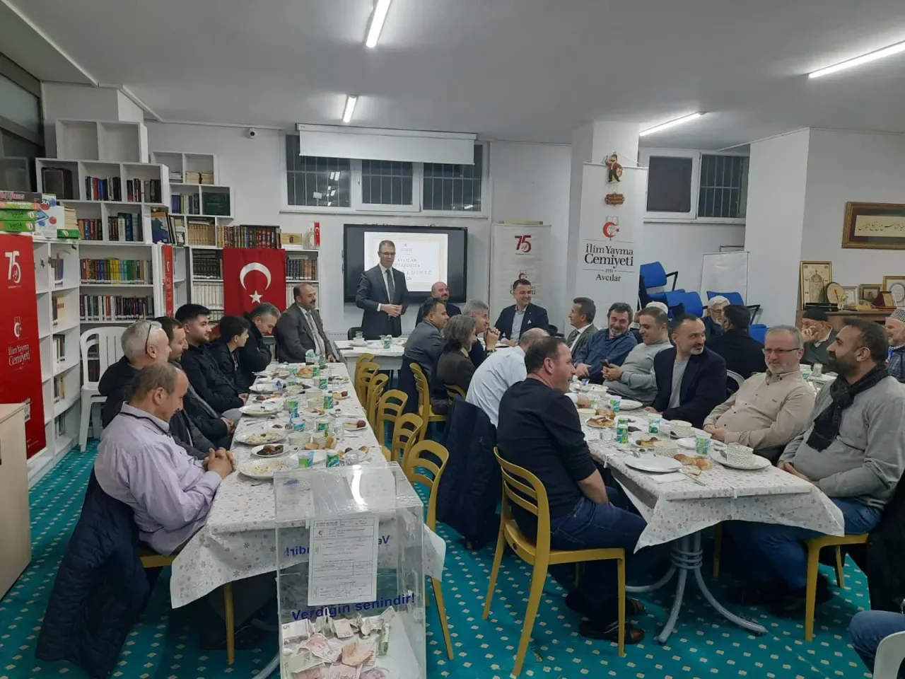 Avcılar'da Ramazan Ruhu Ödev Evi'nde Yaşatıldı: Kaymakam BURHAN Öğrencilerle Bir Araya Geldi Avcılar'da Ramazan Ruhu Ödev Evi'nde Yaşatıldı: Kaymakam BURHAN Öğrencilerle Bir Araya Geldi