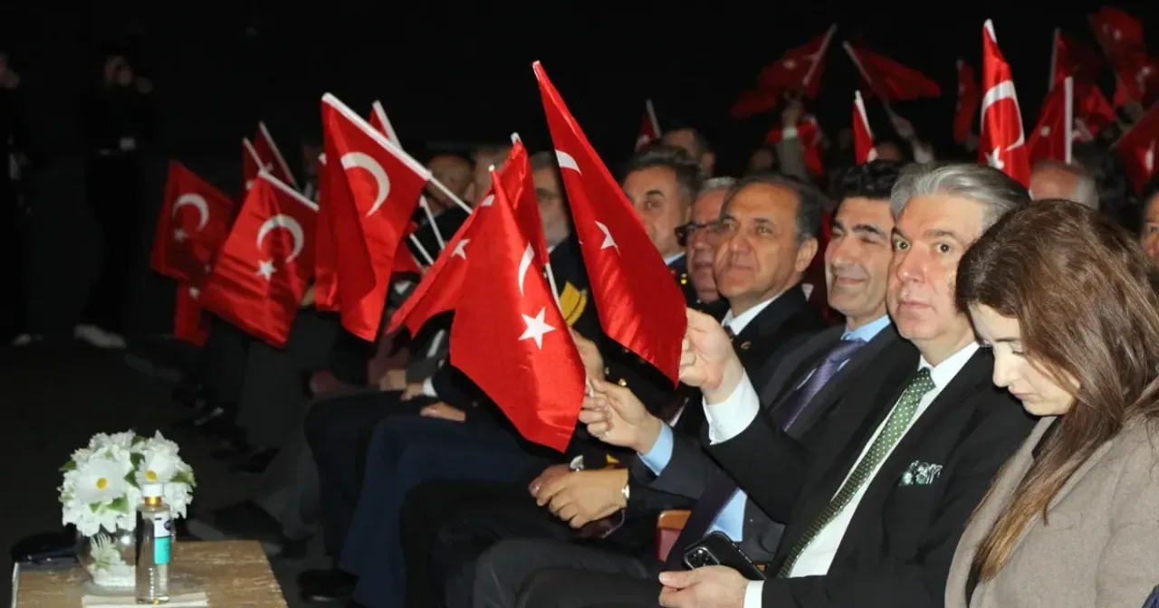İstiklal Marşı'nın Kabulü Yalova'da Törenle Kutlandı İstiklal Marşı'nın Kabulü Yalova'da Törenle Kutlandı