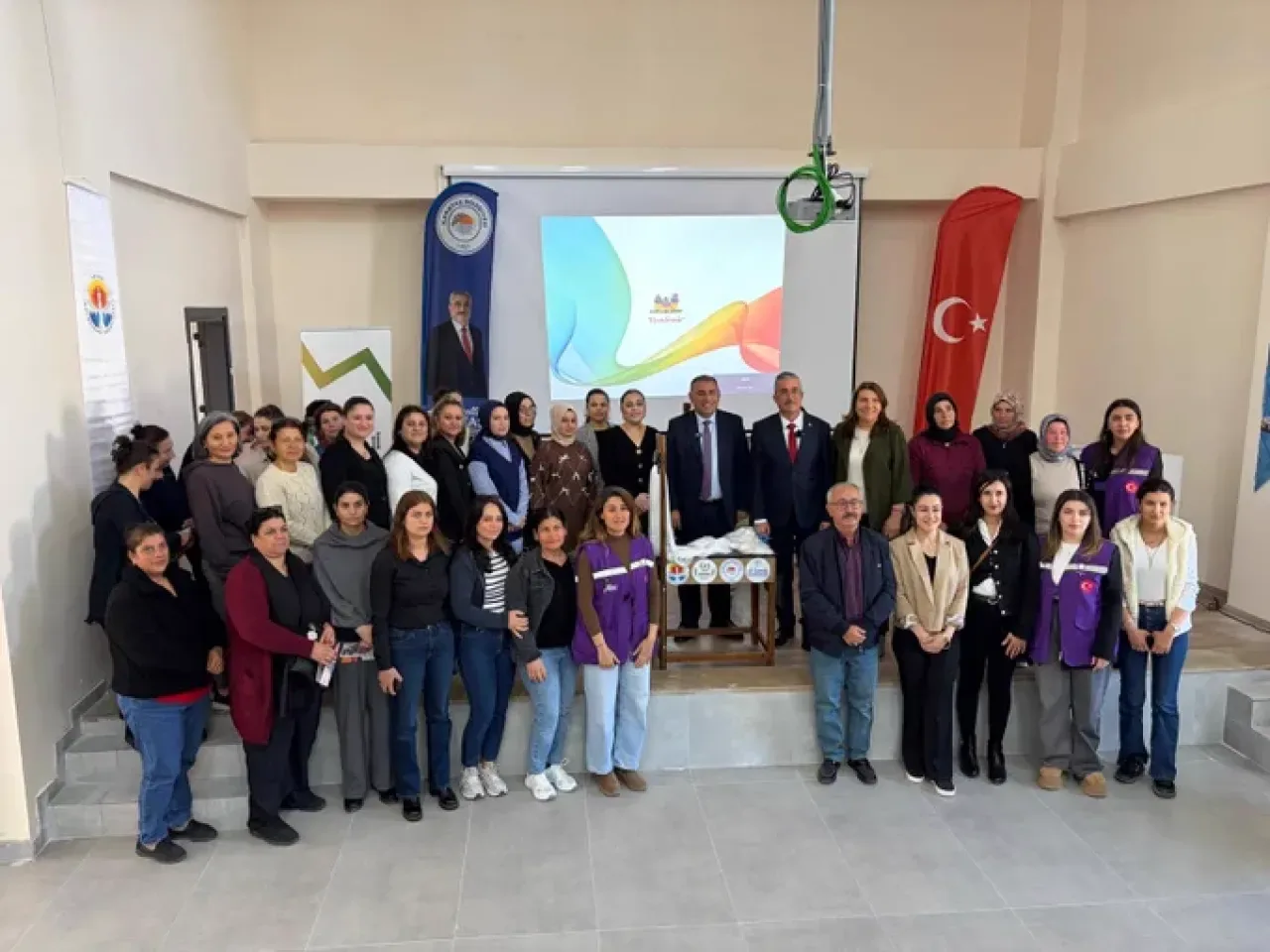 Karataş'ta Kadın Kooperatifine Ergonomik Destek Karataş'ta Kadın Kooperatifine Ergonomik Destek