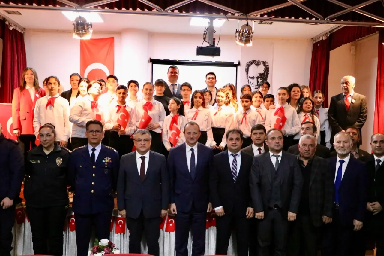 İstiklal Marşı'nın 105. Yılı Çiftlikköy'de Coşku ve Anlamla Kutlandı İstiklal Marşı'nın 105. Yılı Çiftlikköy'de Coşku ve Anlamla Kutlandı