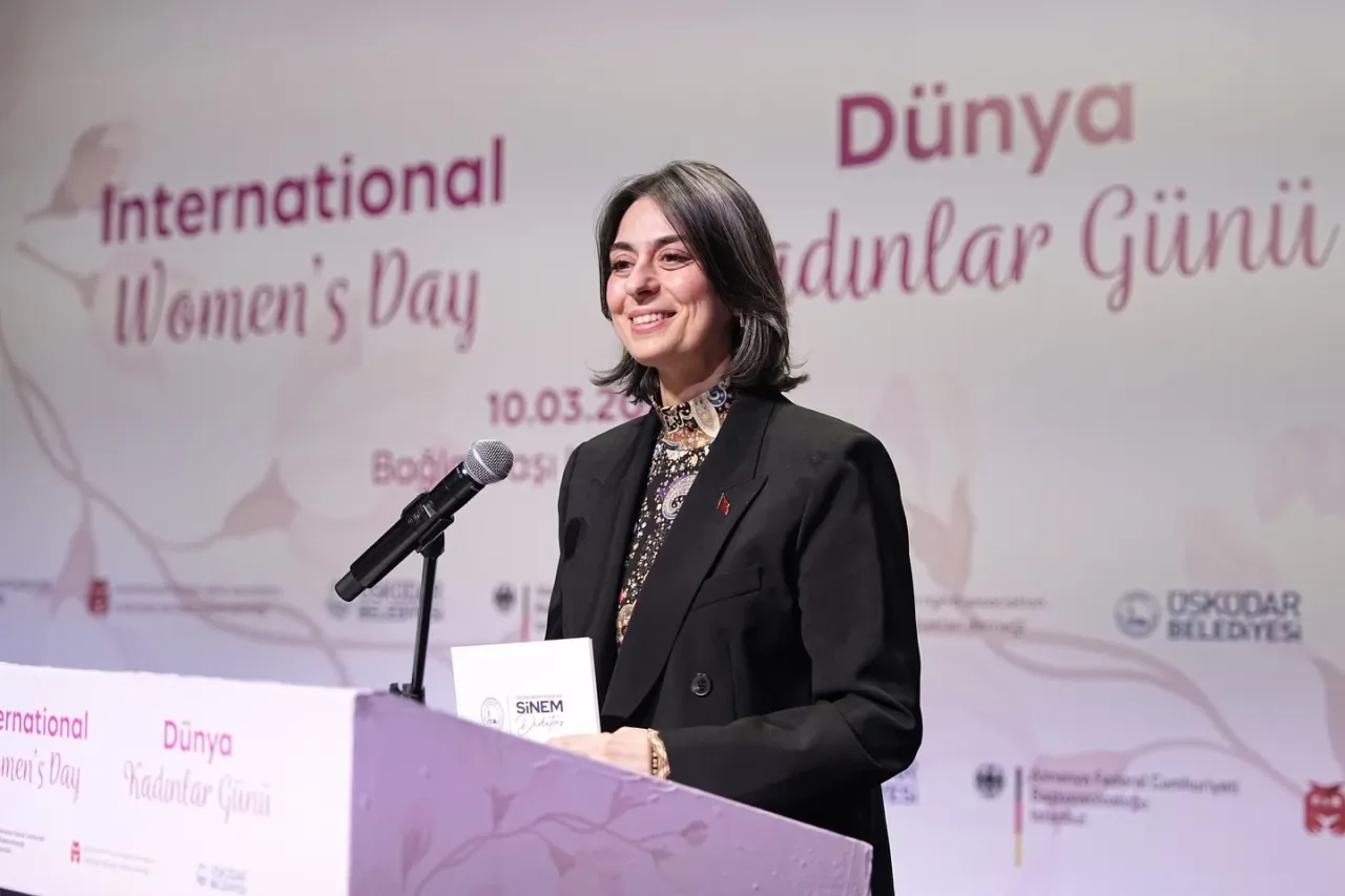 Üsküdar'da Diplomasi ve Liderlik Buluşması: Kadınların Gücü Konuşuldu Üsküdar'da Diplomasi ve Liderlik Buluşması: Kadınların Gücü Konuşuldu