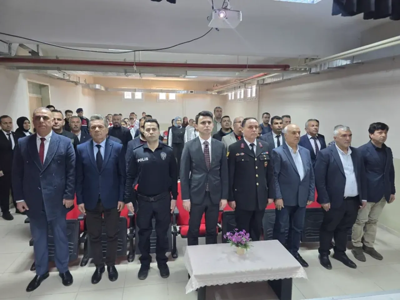 Aladağ'da İstiklal Marşı'nın Kabulü ve Mehmet Akif Ersoy Coşkuyla Anıldı Aladağ'da İstiklal Marşı'nın Kabulü ve Mehmet Akif Ersoy Coşkuyla Anıldı