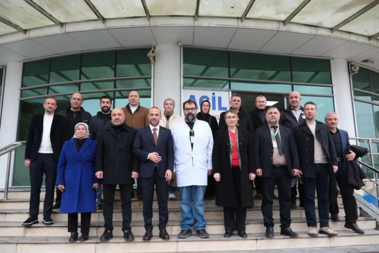 Altınova'da 14 Mart Tıp Bayramı'nda Sağlık Çalışanları Ziyaret Edildi Altınova'da 14 Mart Tıp Bayramı'nda Sağlık Çalışanları Ziyaret Edildi