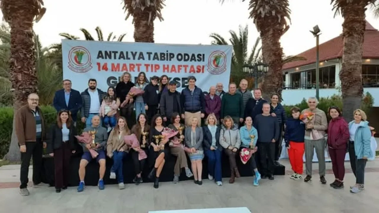 Antalya'da Hekimler 14 Mart Tıp Haftası'nı Tenis Turnuvası ile Kutladı Antalya'da Hekimler 14 Mart Tıp Haftası'nı Tenis Turnuvası ile Kutladı
