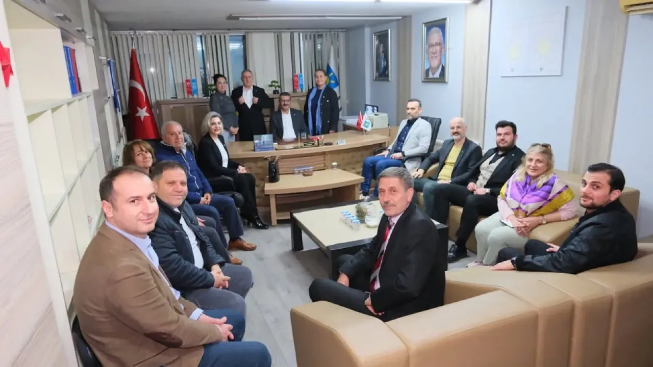İYİ Parti İstanbul Lideri Ataşehir'de Teşkilatla Buluştu İYİ Parti İstanbul Lideri Ataşehir'de Teşkilatla Buluştu