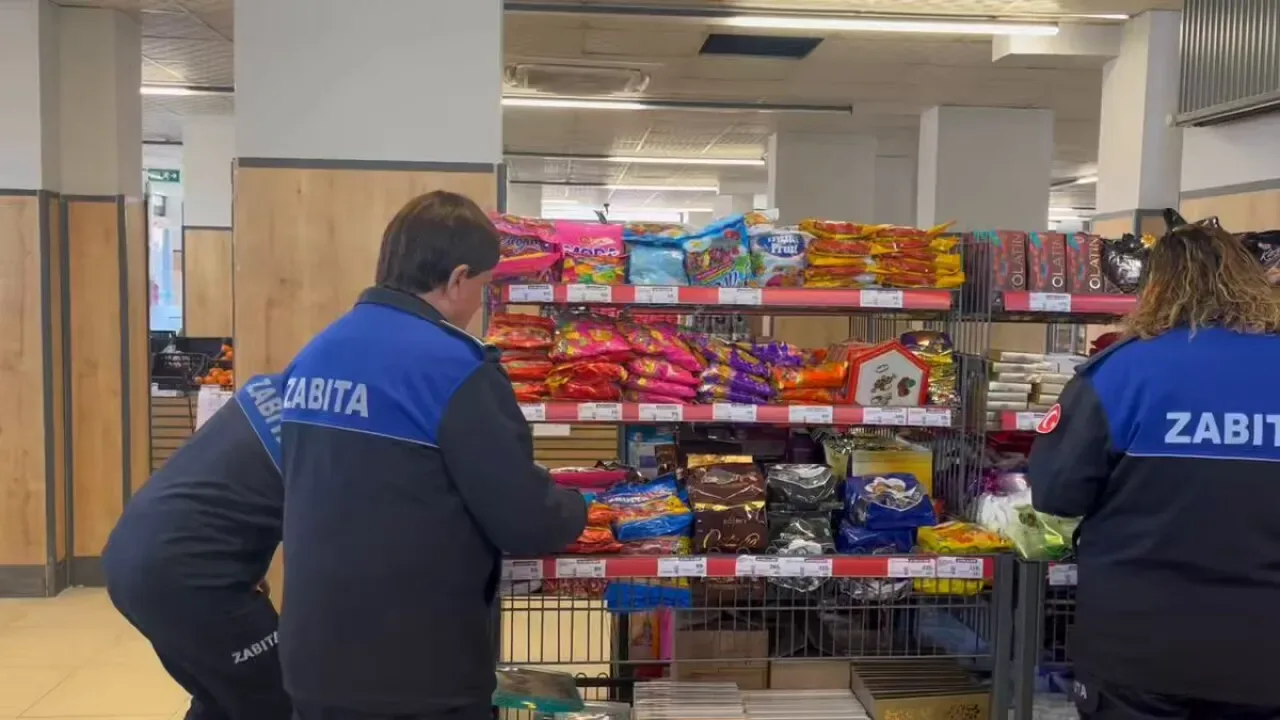 Kasa Fiyatı ve Etiket Uyumu Denetimleri Sıkılaştırılıyor Kasa Fiyatı ve Etiket Uyumu Denetimleri Sıkılaştırılıyor