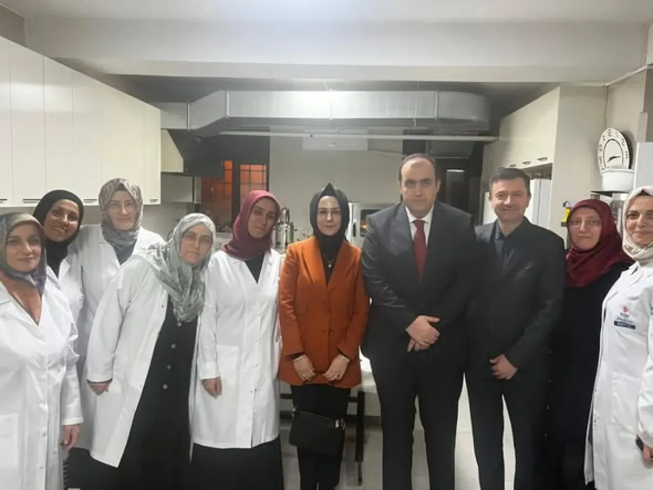 Beşiktaş Müftülüğü'nden Anlamlı Ziyaret: Huzurevi Sakinleri Unutulmadı Beşiktaş Müftülüğü'nden Anlamlı Ziyaret: Huzurevi Sakinleri Unutulmadı