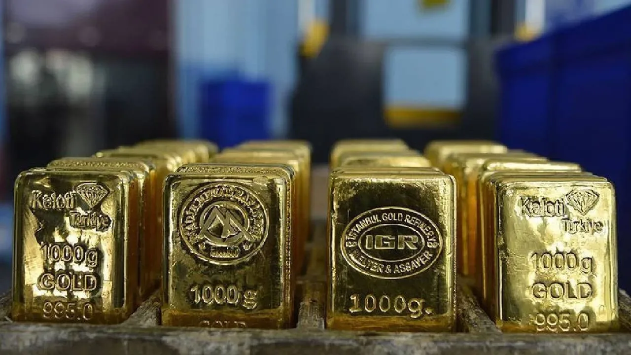 Altın Üst Üste İkinci Haftada Değer Kaybetti: Dolar ve Savaş Endişeleri Baskın Altın Üst Üste İkinci Haftada Değer Kaybetti: Dolar ve Savaş Endişeleri Baskın