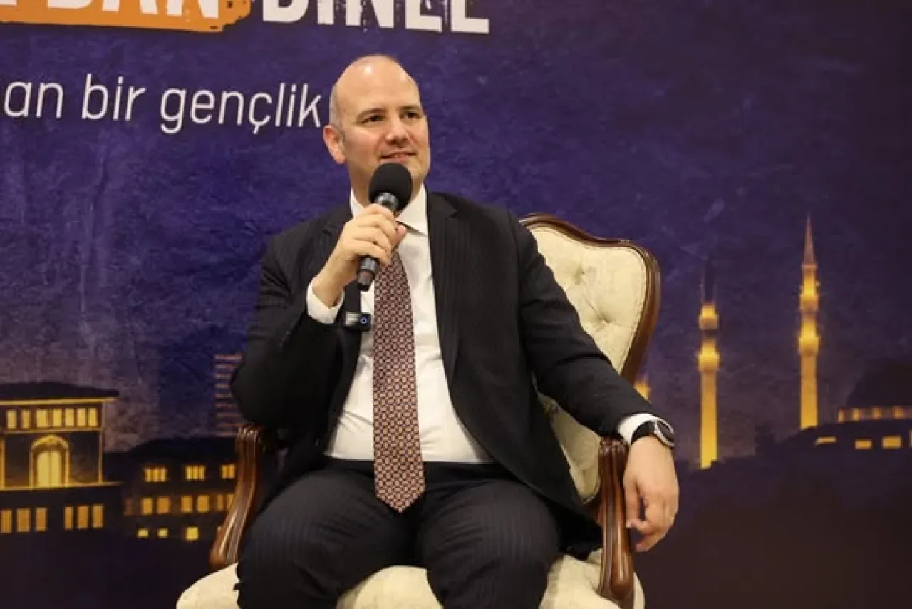 AK Partili İleri, Ankara'nın Geleceğini Gençlerle Konuştu AK Partili İleri, Ankara'nın Geleceğini Gençlerle Konuştu
