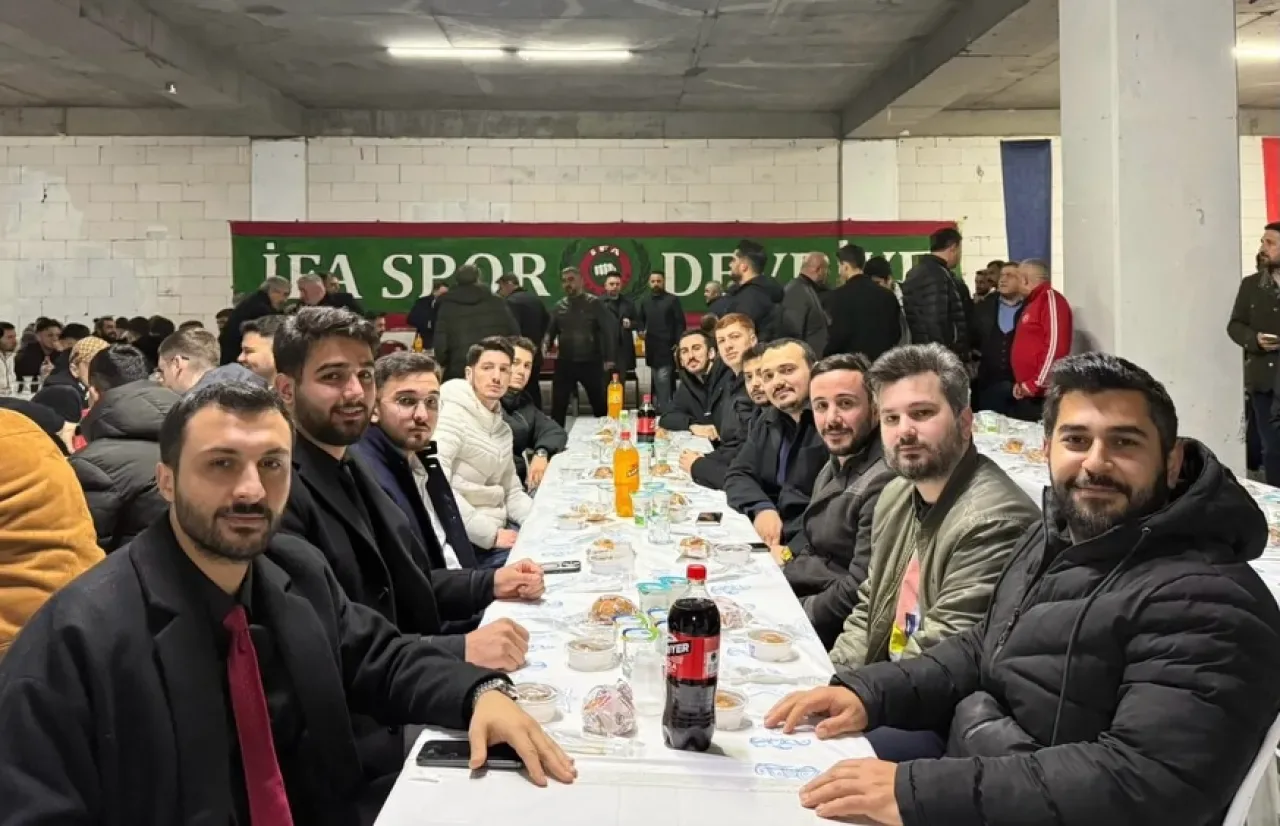Ak Genç Küçükçekmece Teşkilatı, ZGHM ve İFA Spor'un İftarında Buluştu Ak Genç Küçükçekmece Teşkilatı, ZGHM ve İFA Spor'un İftarında Buluştu