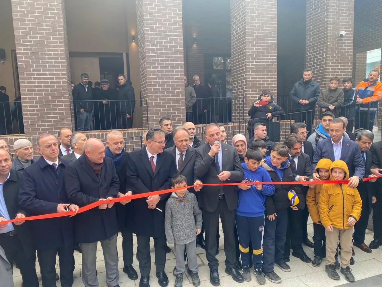 Pendik'te Yeni Bir İbadet ve Kültür Merkezi: Elmalılı Hamdi Yazır Camii Açıldı Pendik'te Yeni Bir İbadet ve Kültür Merkezi: Elmalılı Hamdi Yazır Camii Açıldı