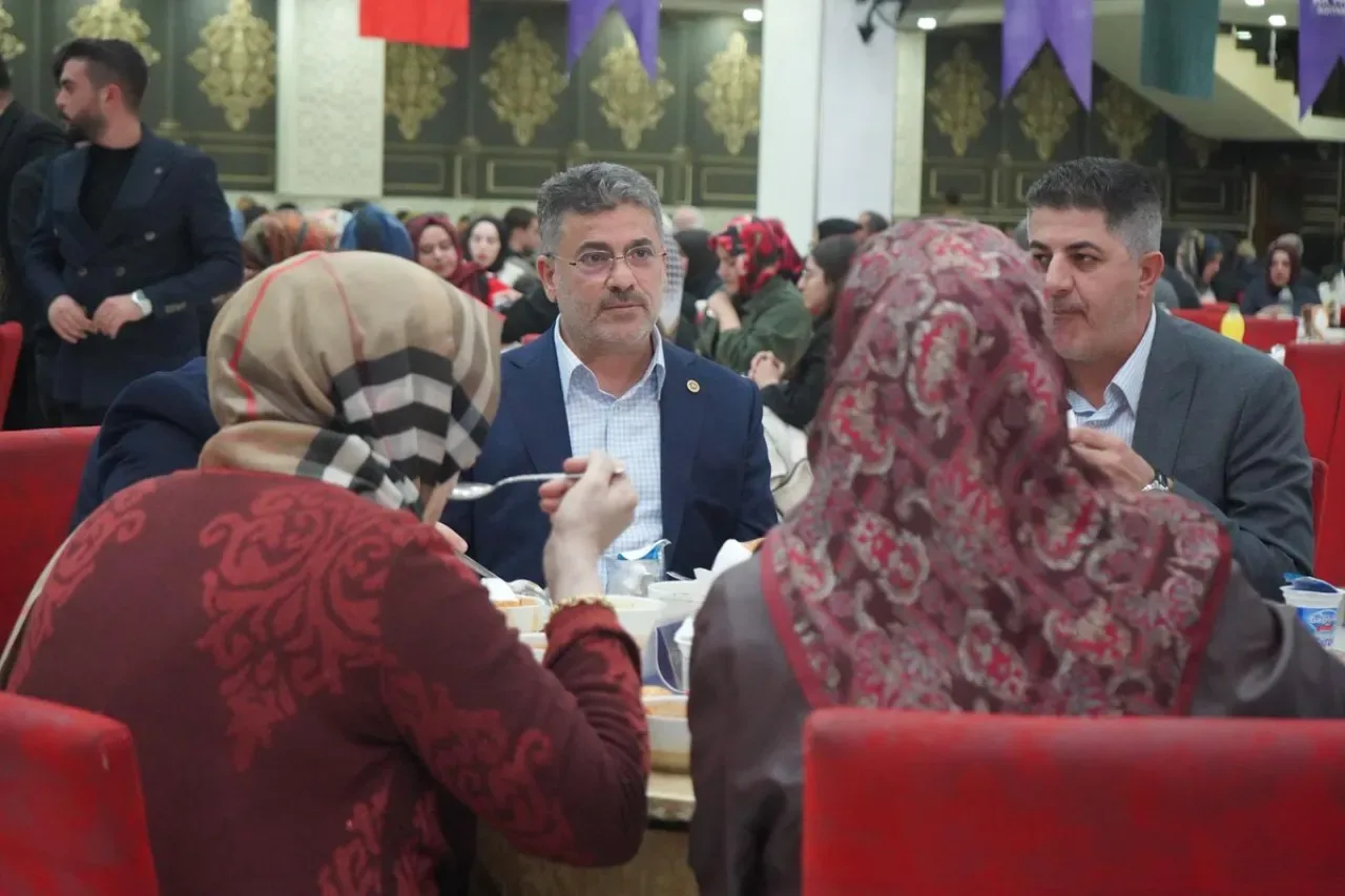 AK Parti Adana Milletvekili Faruk Aytek ve Teşkilatından Adıyaman'da Vefa İftarı AK Parti Adana Milletvekili Faruk Aytek ve Teşkilatından Adıyaman'da Vefa İftarı