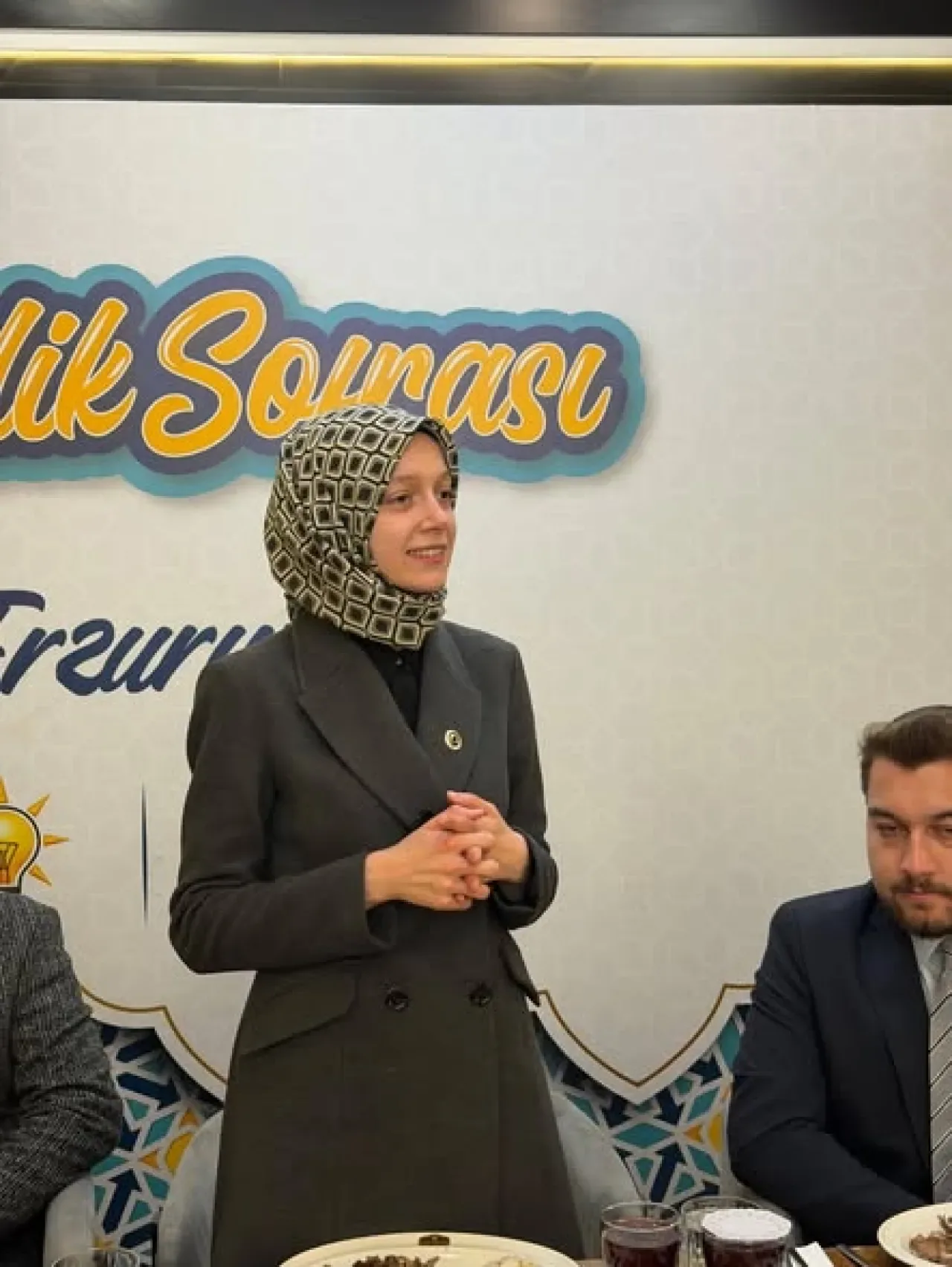 AK Partili Aydemir, Erzurum'da Gençlerle İftarda Buluştu AK Partili Aydemir, Erzurum'da Gençlerle İftarda Buluştu