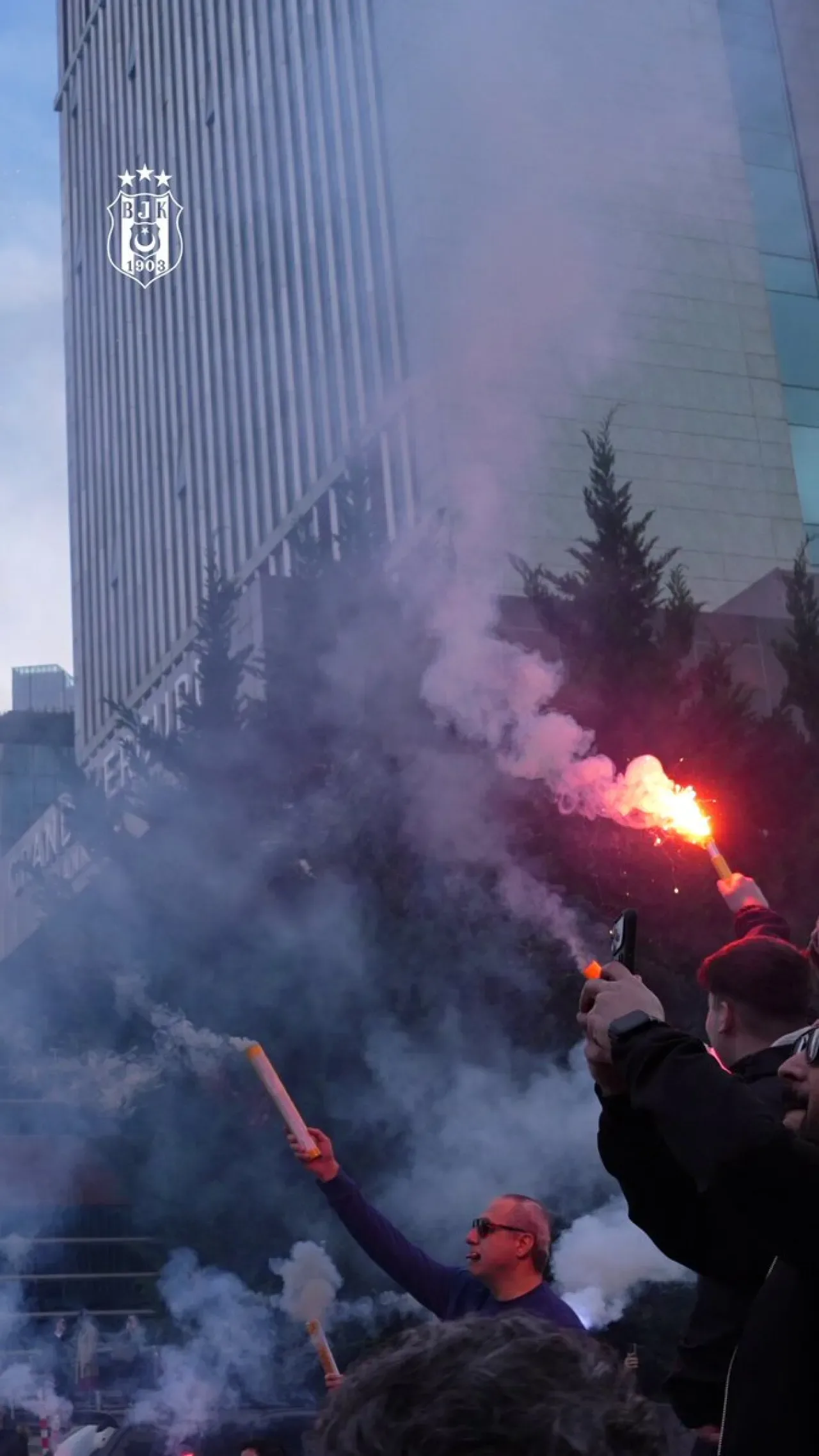 Beşiktaş'tan Ankara'ya Çarpıcı Çıkış: "Burası Deplasman Değil!" Beşiktaş'tan Ankara'ya Çarpıcı Çıkış: "Burası Deplasman Değil!"