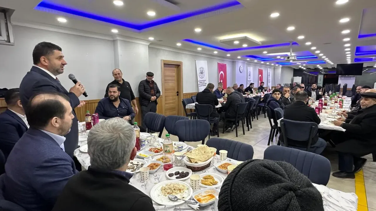 AK Partili Yahya Çelik, Erzurum Horasanlı Hemşehrileriyle İftarda Buluştu AK Partili Yahya Çelik, Erzurum Horasanlı Hemşehrileriyle İftarda Buluştu