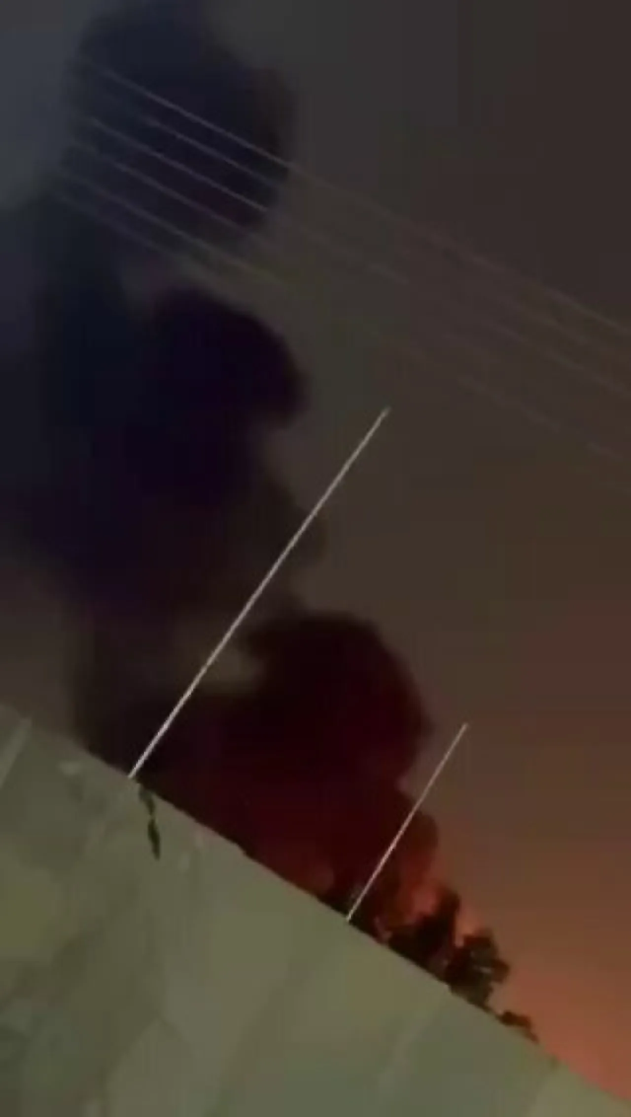 Irak'taki ABD Üssüne Saldırı: Üs Alev Aldı Irak'taki ABD Üssüne Saldırı: Üs Alev Aldı