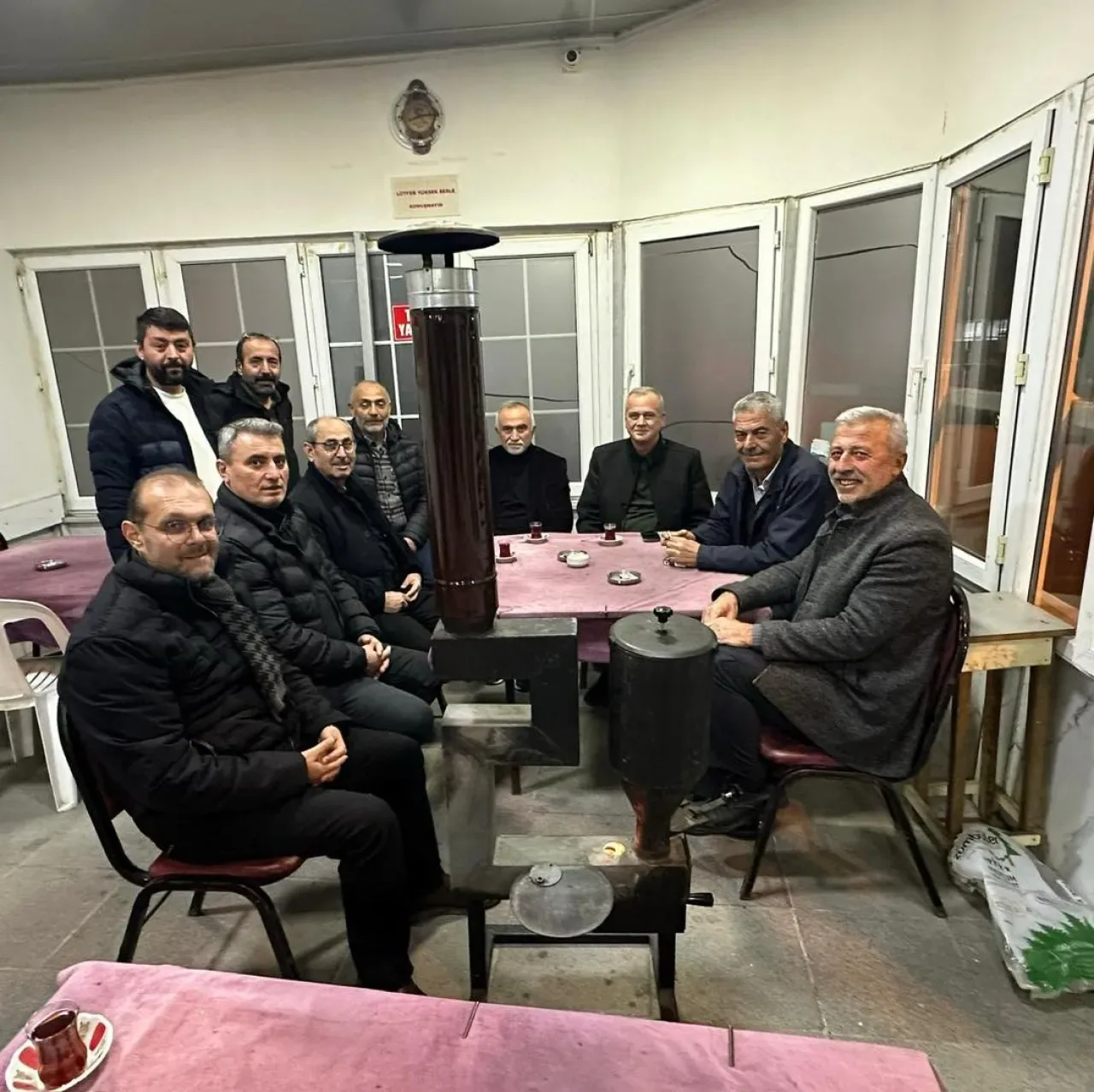 AK Parti Silivri Başkanı Barlas, Nevşehirliler Derneği'nde Hemşehrileriyle Buluştu AK Parti Silivri Başkanı Barlas, Nevşehirliler Derneği'nde Hemşehrileriyle Buluştu