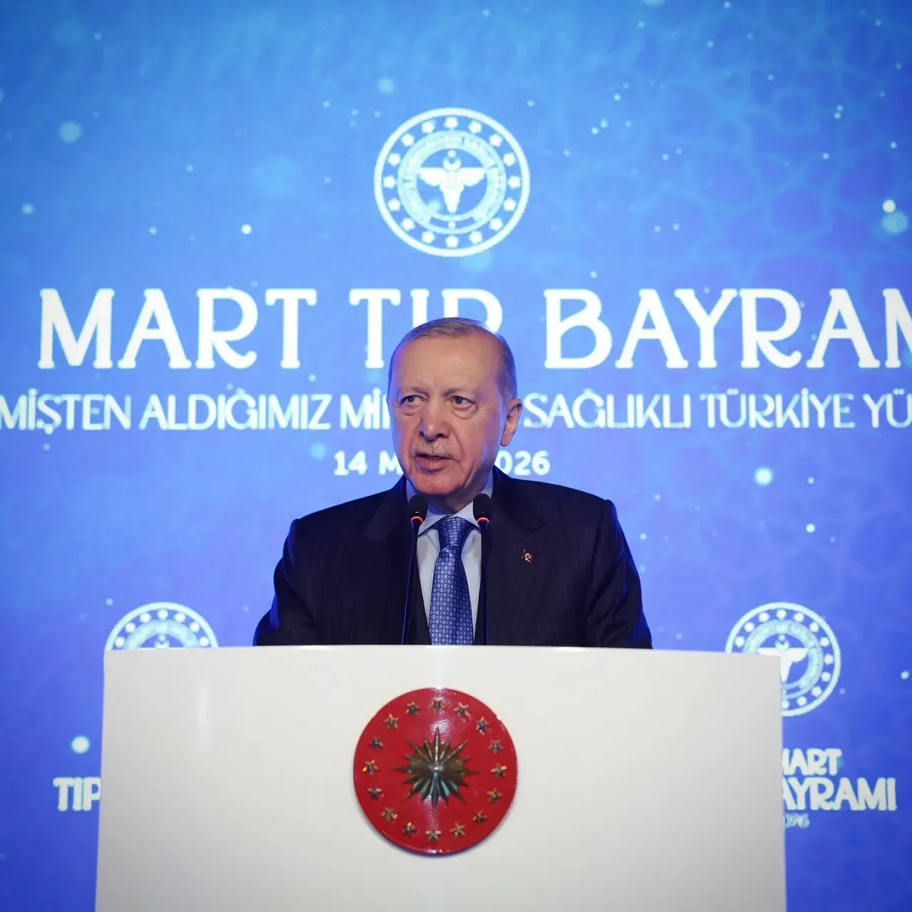 Cumhurbaşkanı Erdoğan'dan Sağlık Çalışanlarına Minnet ve Reform Vurgusu Cumhurbaşkanı Erdoğan'dan Sağlık Çalışanlarına Minnet ve Reform Vurgusu