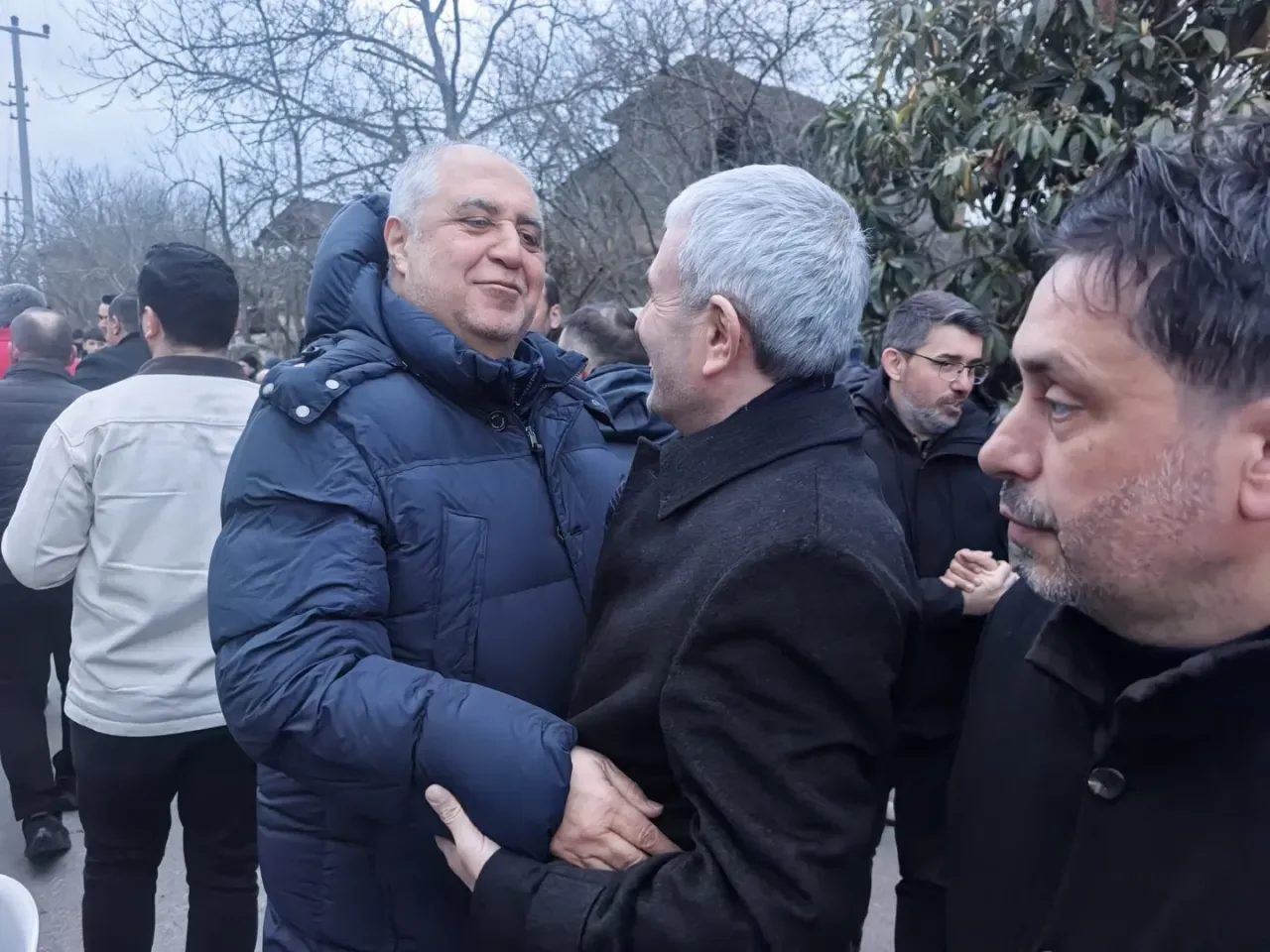 Gebze'de Ramazan Bereketi: AK Parti Hatipler'de Hemşehrilerle İftar Yemeği Gebze'de Ramazan Bereketi: AK Parti Hatipler'de Hemşehrilerle İftar Yemeği