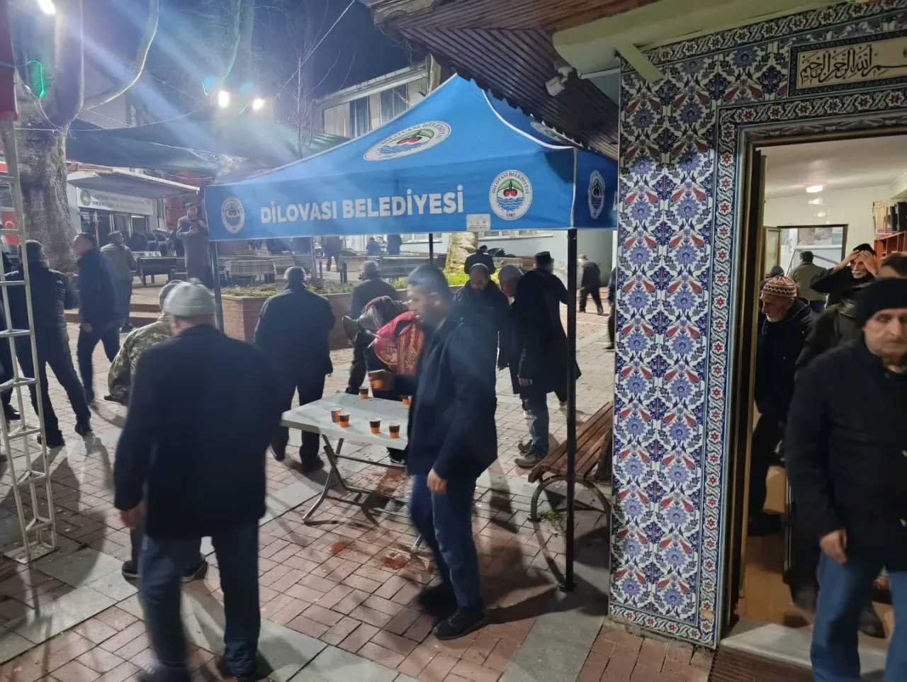 Dilovası Belediyesi Çerkeşli'de Ramazan Bereketi Paylaştı Dilovası Belediyesi Çerkeşli'de Ramazan Bereketi Paylaştı