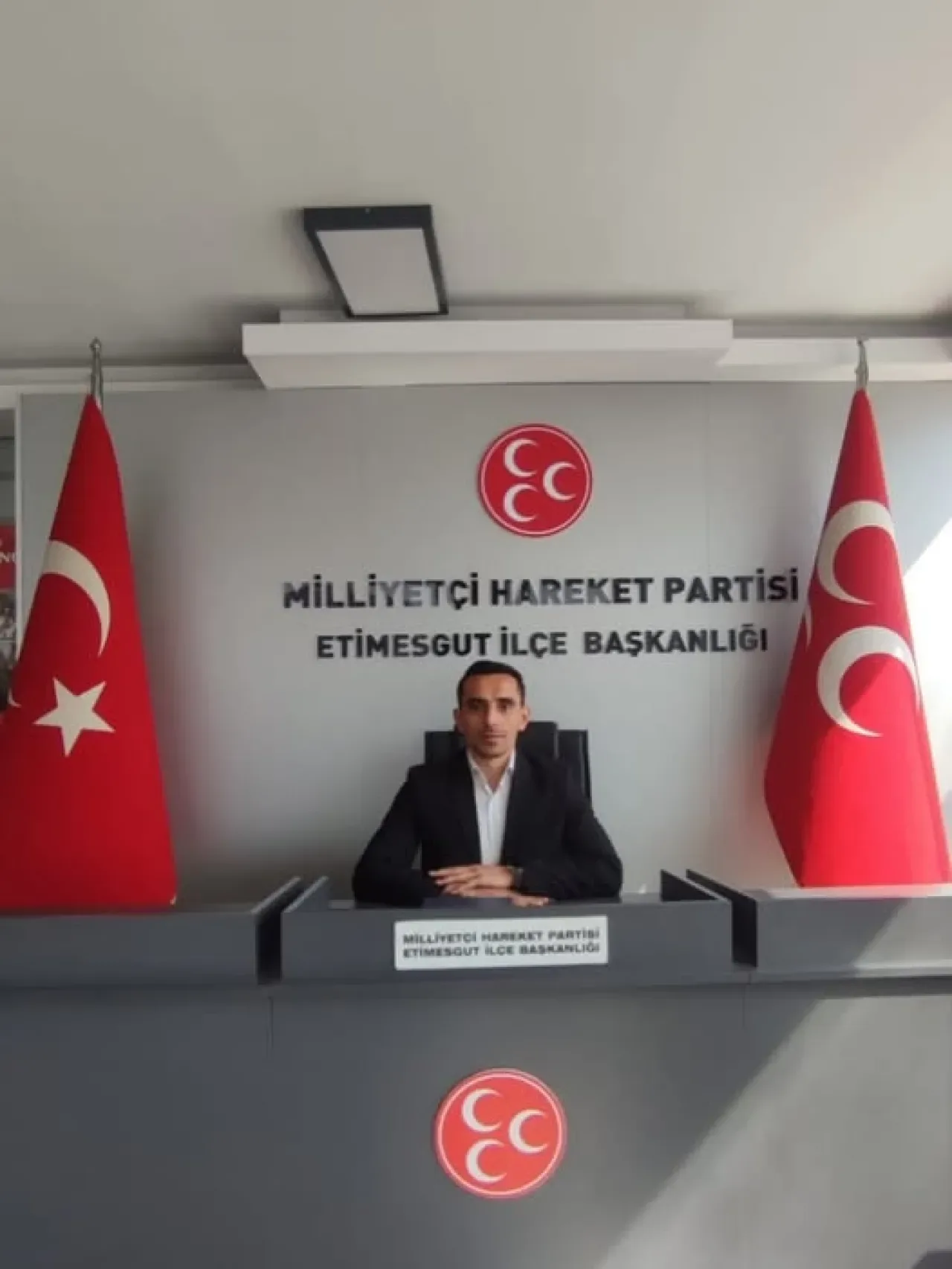 MHP Etimesgut İlçe Başkanlığı: "Bizim Kapı Dost Kapısı" Dedi, Vatandaşları Bekliyor MHP Etimesgut İlçe Başkanlığı: "Bizim Kapı Dost Kapısı" Dedi, Vatandaşları Bekliyor