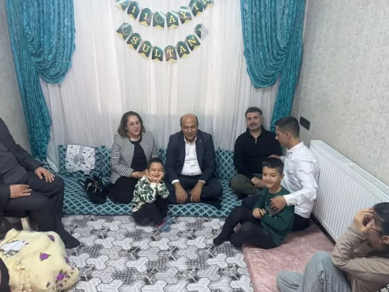 CHP Gaziantep İl Başkanı Vakkas Açar, Balançeki Ailesi ile İftarda Buluştu CHP Gaziantep İl Başkanı Vakkas Açar, Balançeki Ailesi ile İftarda Buluştu