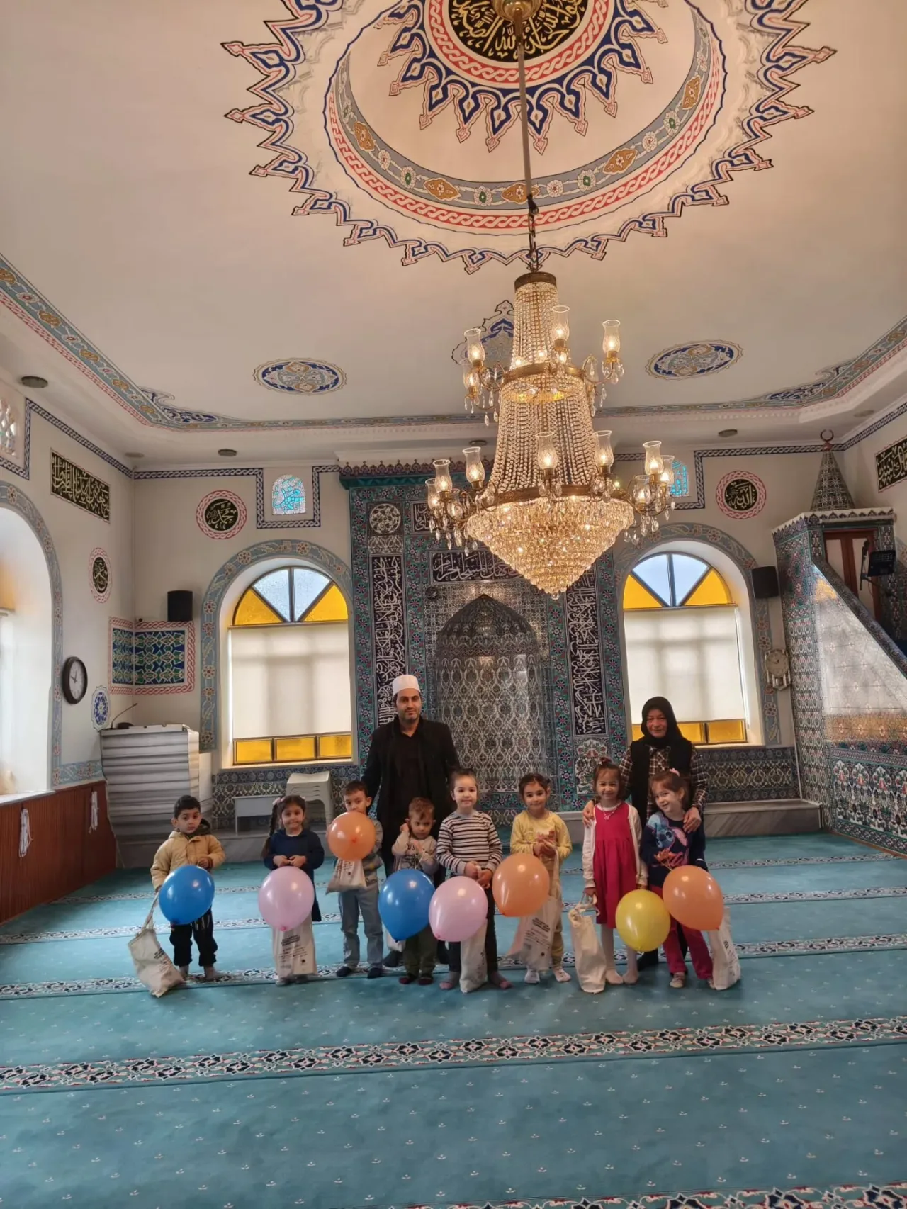 Bursa Mudanya'da Minik Ellerden Semaya Yükselen Zikirler Bursa Mudanya'da Minik Ellerden Semaya Yükselen Zikirler