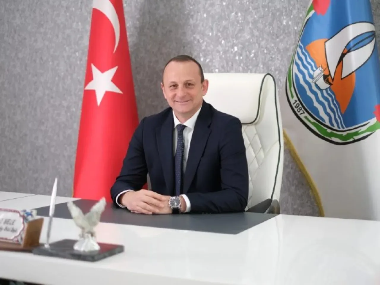 Çiftlikköy Belediye Başkanı Adil Yele'den Kadir Gecesi Mesajı Çiftlikköy Belediye Başkanı Adil Yele'den Kadir Gecesi Mesajı