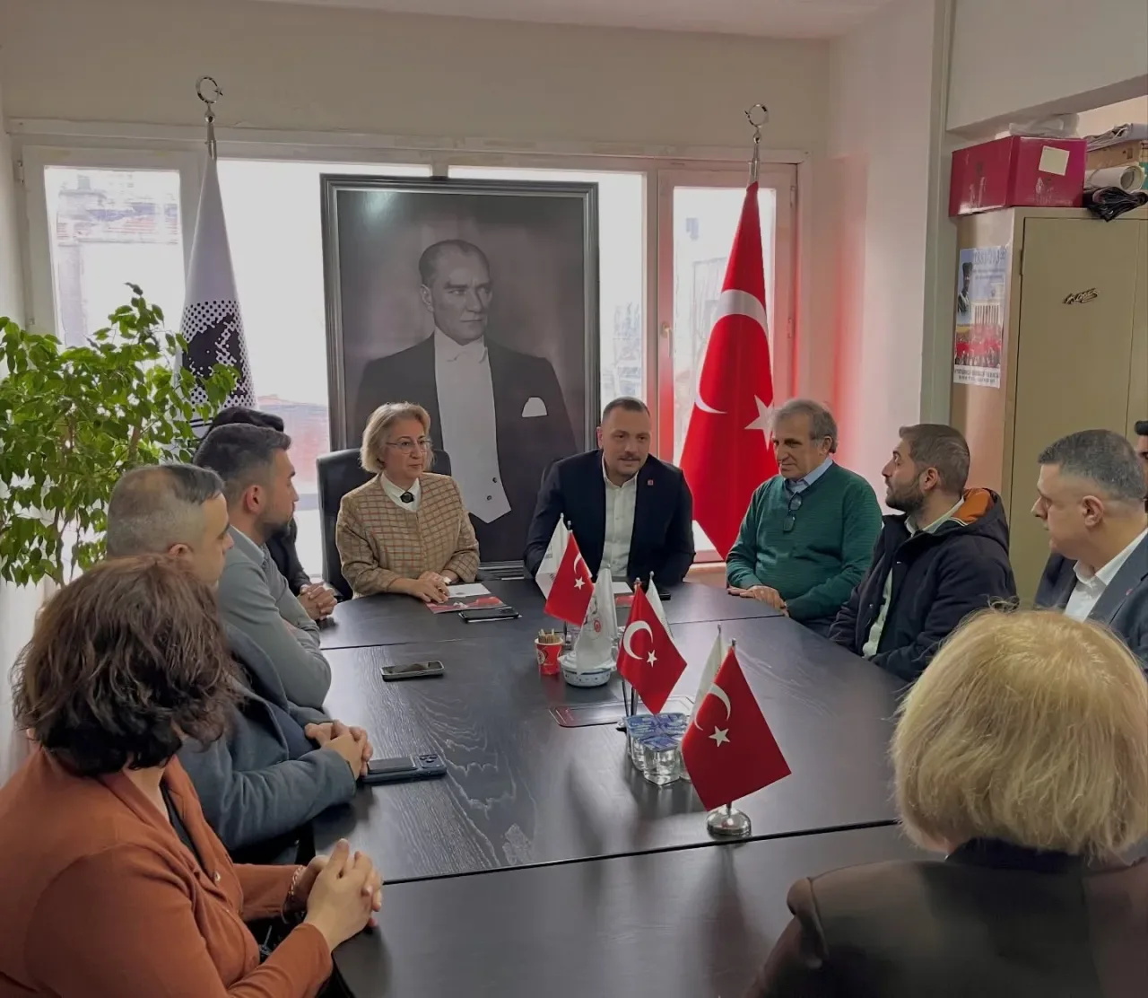 CHP Kartal İlçe Başkanlığı, ADD'yi Ziyaret Etti CHP Kartal İlçe Başkanlığı, ADD'yi Ziyaret Etti