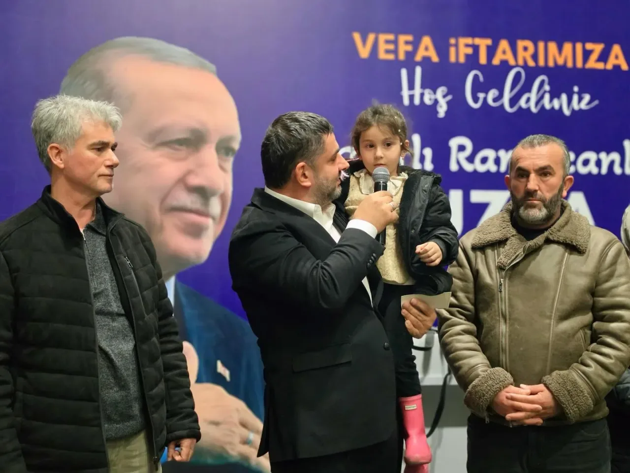 Yahya Çelik, Tuzla'da Vefa İftarı'nda Teşkilatla Buluştu Yahya Çelik, Tuzla'da Vefa İftarı'nda Teşkilatla Buluştu