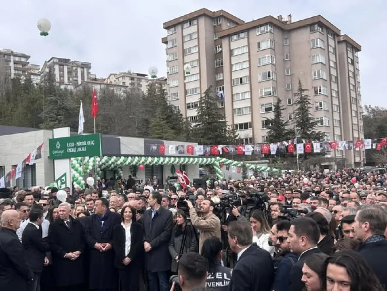 CHP'li Vekil Aliye Timisi Ersever, Emekli Lokalinin Açılışında Partililerle Buluştu CHP'li Vekil Aliye Timisi Ersever, Emekli Lokalinin Açılışında Partililerle Buluştu