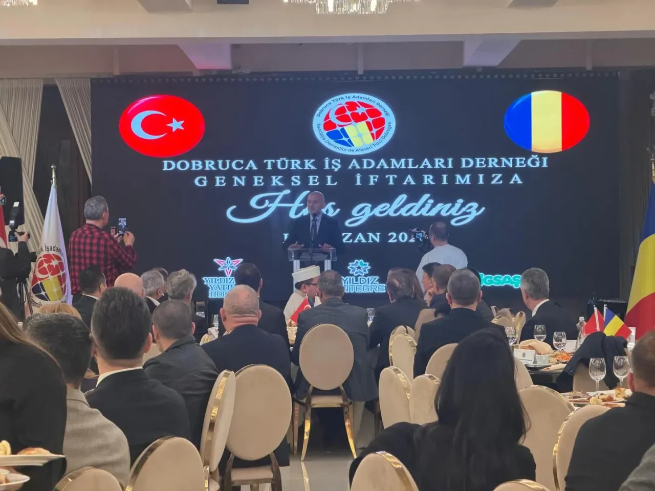 Süleyman Soylu, Romanya'da Türk İş İnsanlarıyla İftarda Buluştu Süleyman Soylu, Romanya'da Türk İş İnsanlarıyla İftarda Buluştu