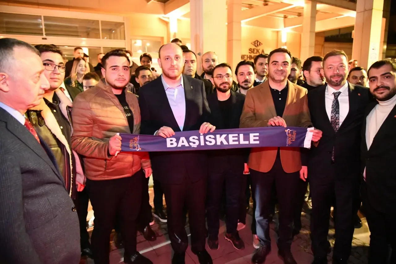 AK Parti Başiskele'de Gençlerin Sözü Oldu: "Söz Gençlikte" Programı Yoğun Katılımla Gerçekleşti AK Parti Başiskele'de Gençlerin Sözü Oldu: "Söz Gençlikte" Programı Yoğun Katılımla Gerçekleşti
