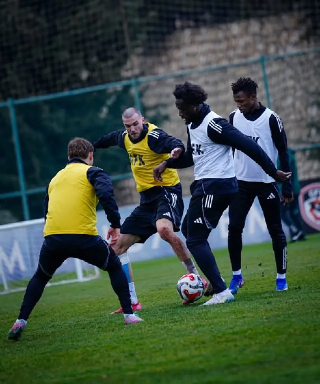 Gaziantep FK, Fenerbahçe Maçına Hazırlanıyor: Son Gelişmeler Gaziantep FK, Fenerbahçe Maçına Hazırlanıyor: Son Gelişmeler