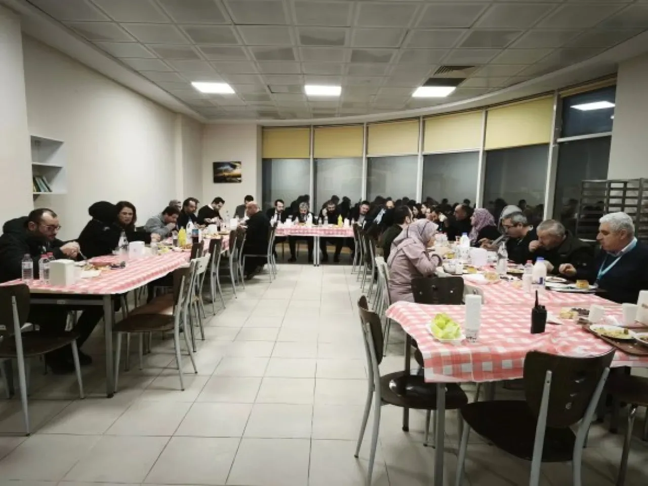 Çınarcık'ta Sağlık Çalışanları İftarda Bir Araya Geldi Çınarcık'ta Sağlık Çalışanları İftarda Bir Araya Geldi
