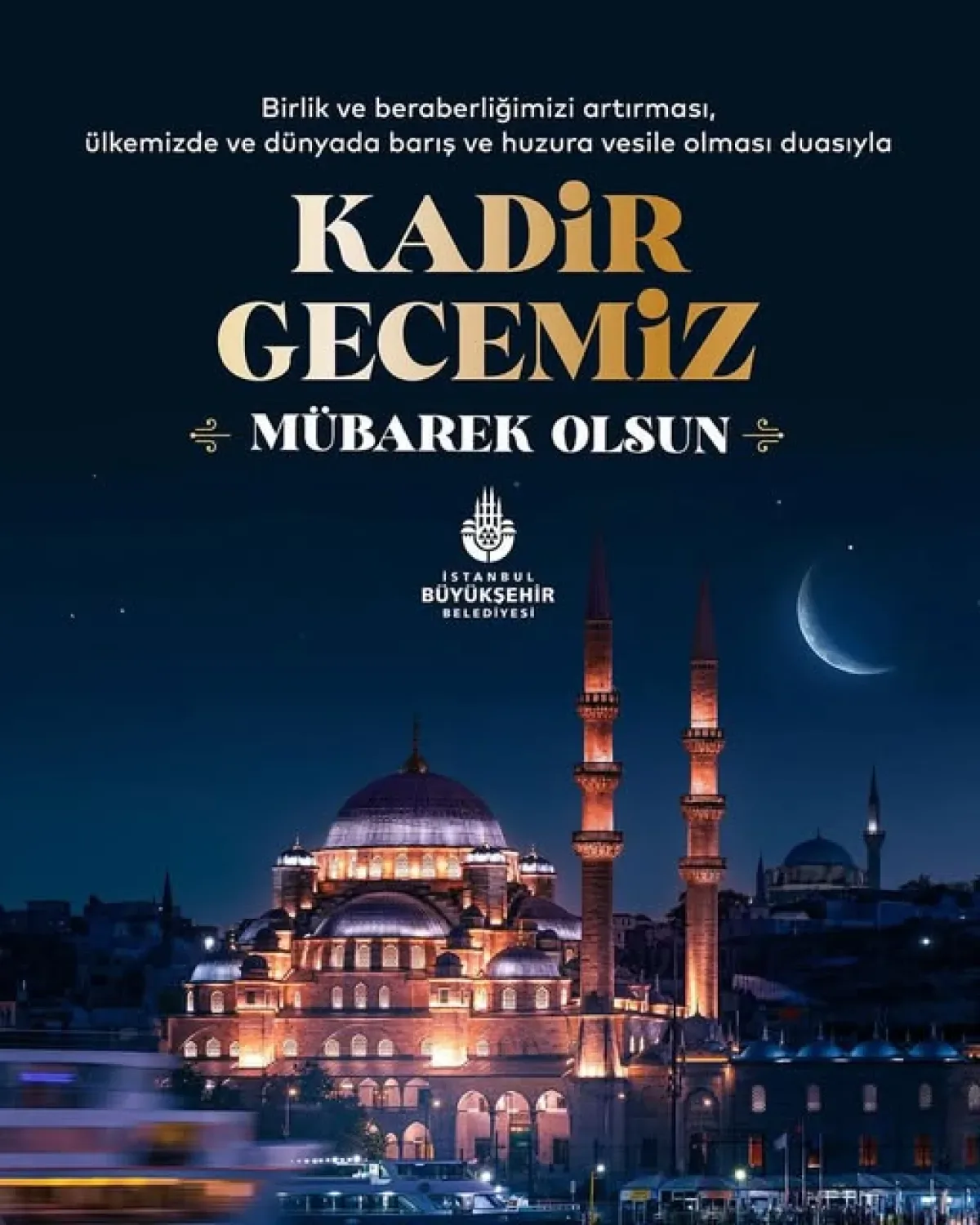 İstanbul'da Kadir Gecesi Dualarla İhya Edildi İstanbul'da Kadir Gecesi Dualarla İhya Edildi