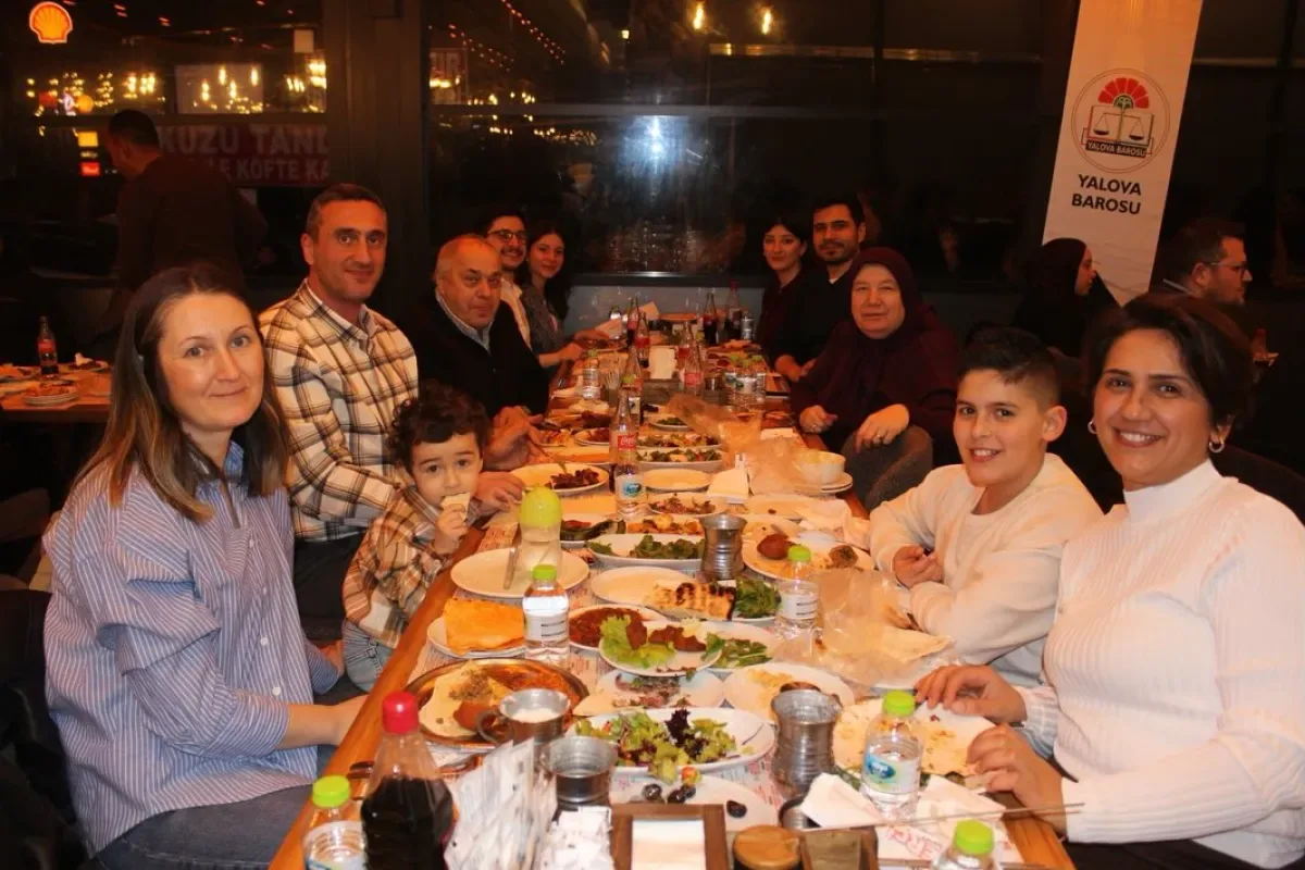 Yalova Barosu Geleneksel İftar Yemeğini Gerçekleştirdi Yalova Barosu Geleneksel İftar Yemeğini Gerçekleştirdi