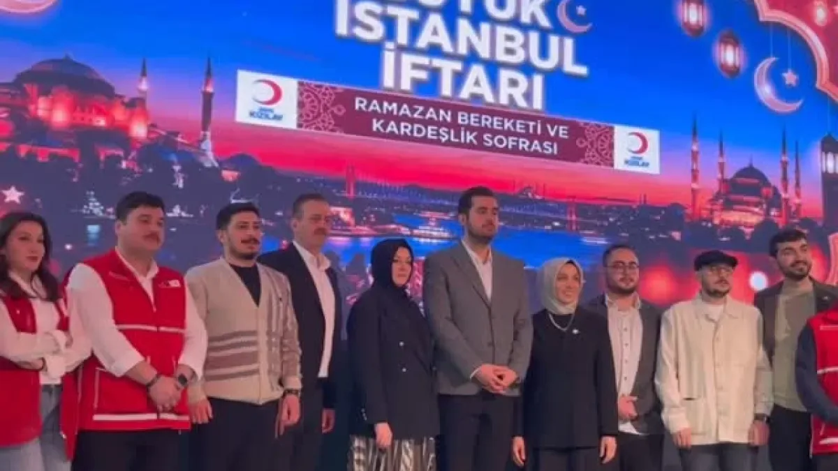 Genç Kızılay İstanbul, Büyük İstanbul İftarı'nda Gönüllüleriyle Buluştu Genç Kızılay İstanbul, Büyük İstanbul İftarı'nda Gönüllüleriyle Buluştu